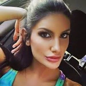 Meet your Posher, Dolly